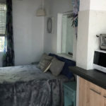 Essex Bay - The Studio - Bedroom & Kitchen