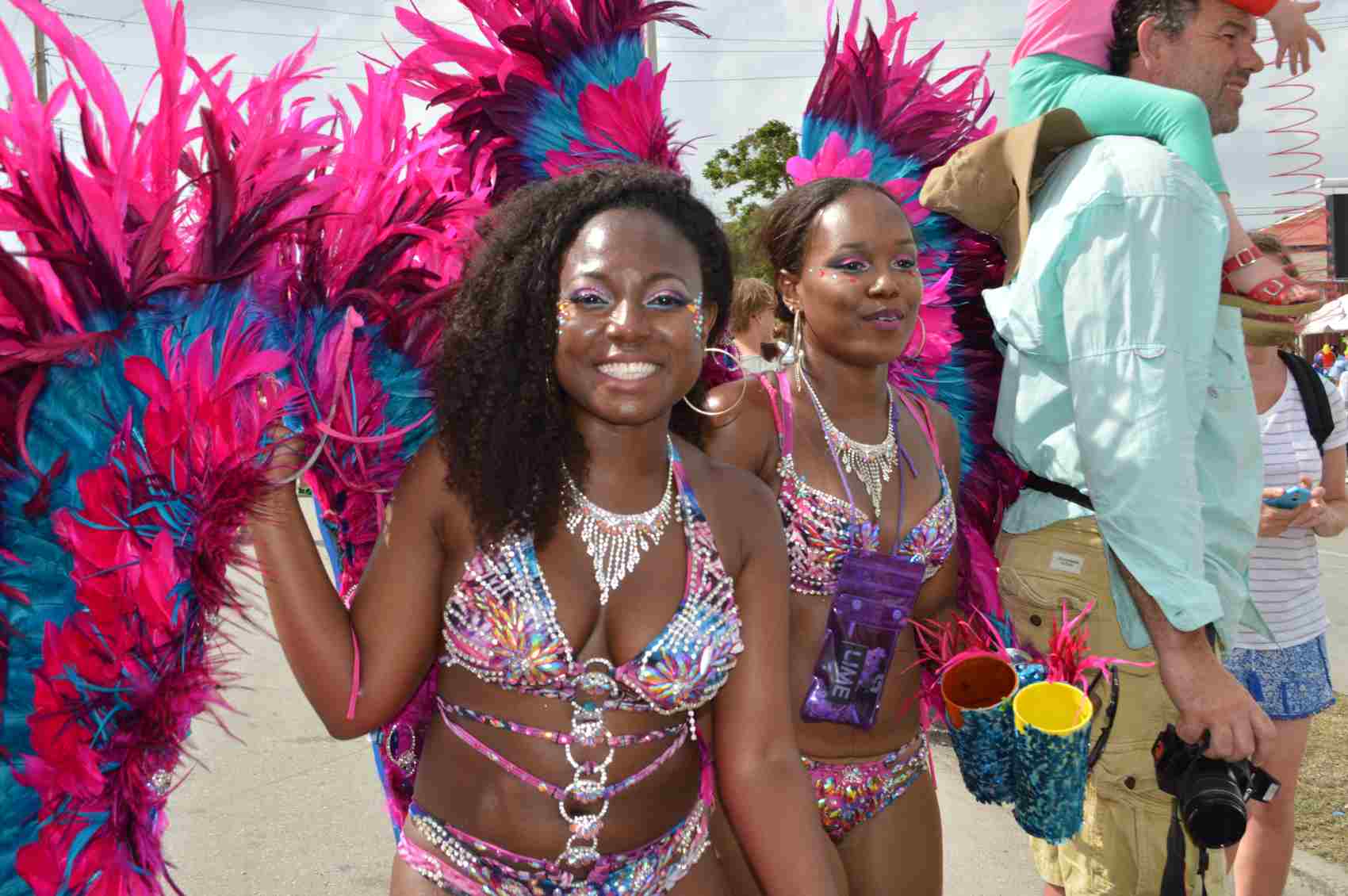 (English) The Carnival in Barbados / Crop Over