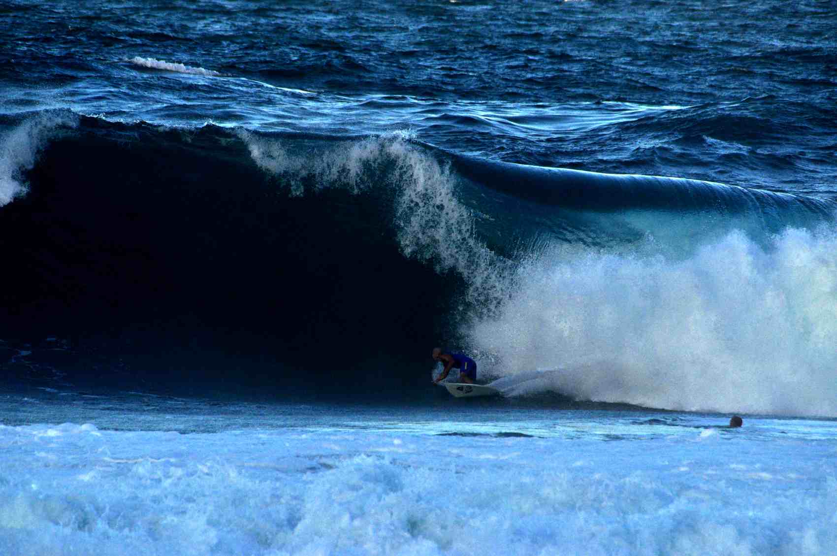 Kelly Slater the King Surfing at Soup Bowl
